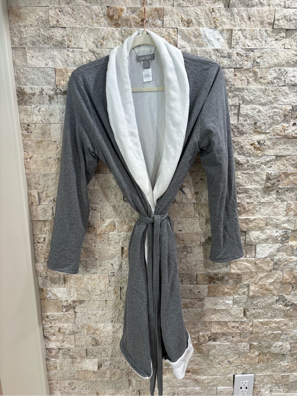 Lord & Taylor Gray Robe with White Shawl Collar size M 100% cotton